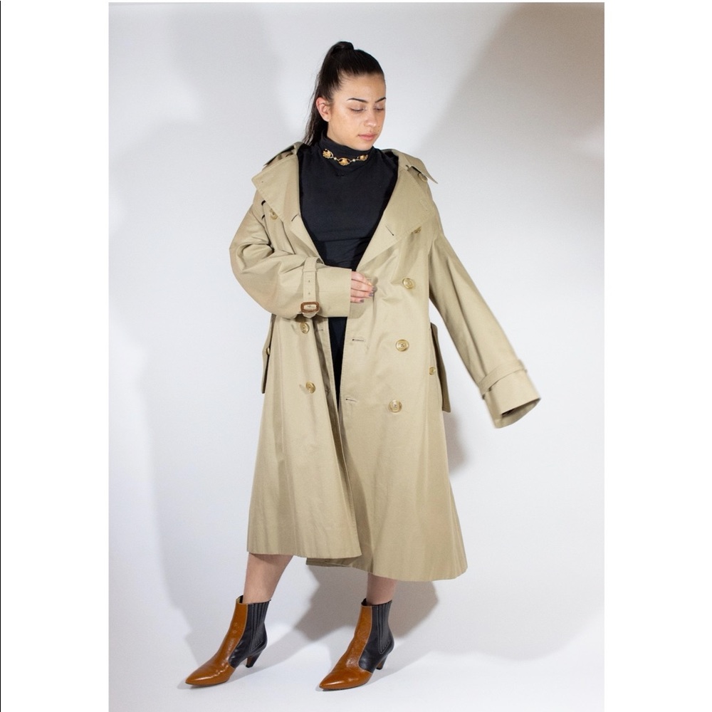 Classic cotton trench coat. Made in Japan.